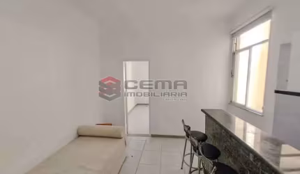 Apartamento com 1 quarto para alugar na Avenida Prado Júnior, Copacabana, Rio de Janeiro, 45 m2 por R$ 2.900