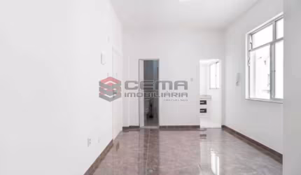 Apartamento com 1 quarto para alugar na Rua Carlos de Carvalho, Centro, Rio de Janeiro, 35 m2 por R$ 1.800