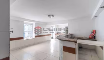 Casa com 30 quartos para alugar na Rua das Laranjeiras, Laranjeiras, Rio de Janeiro, 600 m2 por R$ 16.000
