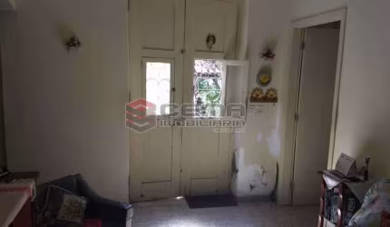 Casa com 4 quartos à venda na Rua das Laranjeiras, Laranjeiras, Rio de Janeiro, 130 m2 por R$ 890.000