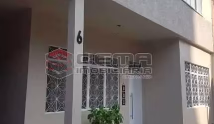 Casa com 4 quartos à venda na Travessa Paulo César, Jardim Panamá, Duque de Caxias, 200 m2 por R$ 570.000