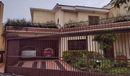 Sobrado com 3 dormitórios à venda, 245 m² por R$ 901.000,00 - Jardim Teles de Menezes - Santo André/SP