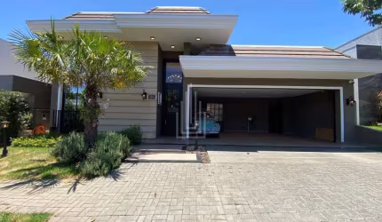 Casa à venda no Condomínio Arco de Paris em Foz do Iguaçu.