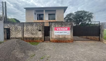 Sobrado à venda no bairro Parque Presidente em Foz do Iguaçu.