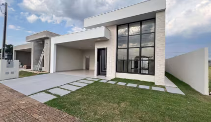 Casa à venda no Condomínio Fechado Iguaçu em Foz do Iguaçu.