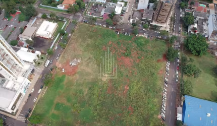 Terreno disponível para venda no Centro de Foz do Iguaçu.