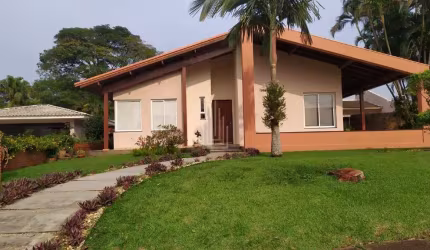 Casa à venda no Condomínio Residencial Vila B em Foz do Iguaçu-PR.