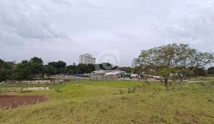 Terreno para locação na Avenida Costa e Silva em Foz do Iguaçu.
