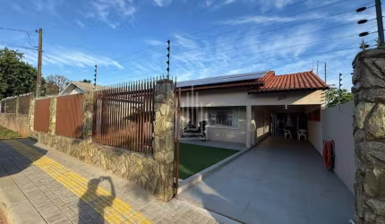 CASA COM PISCINA PARA LOCAÇÃO NO BAIRRO PARQUE OURO VERDE EM FOZ DO IGUAÇU