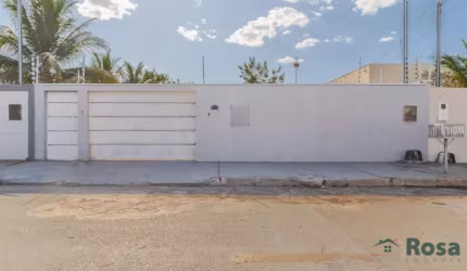Casa à venda, com 2 quarto(s), amplo quintal no Bairro Jardim Universitário, Cuiabá. - CA6423