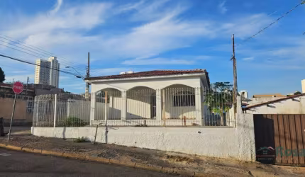 Casa de Esquina em Avenida de grande circulação de veículos, para venda,  Quilombo, Cuiabá - CA7541