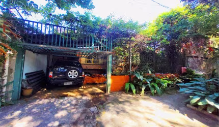 Chalé europeu no Jardim Petrópolis, 2 dormitórios, 1 suíte, 4 salas, edícula com suite, 3 banheiros, 2 vagas, 170 m2, R$840.000,00 Brooklin
