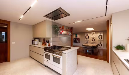 Apartamento à venda em prédio luxuoso na área plana dos Jardins. Rua da Consolação 3467. 4 dormitórios 300 m2