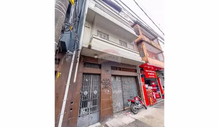 Vende Prédio Todo com 800m² Área Útil, 4 apartamentos de 90m², Loja no térreo 300m² Av Rudge 410 - Bom Retiro por R$ 1.800.000,00