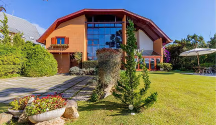 Casa de Condomínio com 5 Suítes à venda, 422m² - Jardim Véu da Noiva em Campos do Jordão