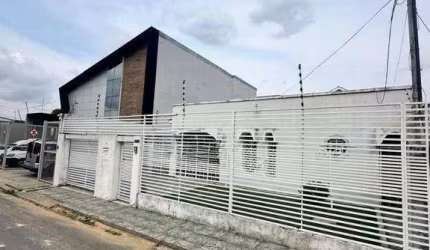 Casa Comercial a venda, próximo ao Shopping Manaura, por R$ 1.200.000 - Adrianópolis - Manaus/AM