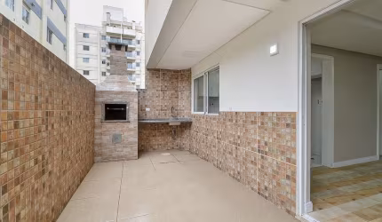 Ampla Casa Triplex em condomínio