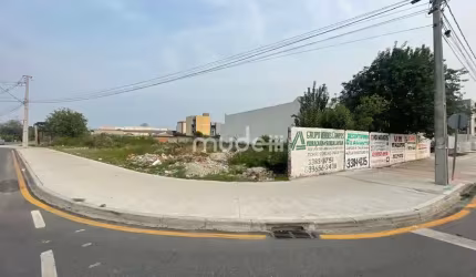 Terreno de Esquina - Comercial