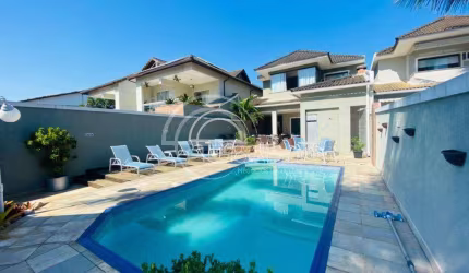Imperdível: Casa à venda no Recreio dos Bandeirantes, Rio de Janeiro-RJ - 4 quartos, 2 suítes, 3 salas, 4 banheiros, 3 vagas, 320m².