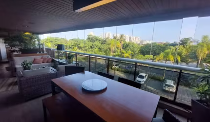 Apartamento de Luxo na Barra da Tijuca: 3 quartos, 3 suítes, 3 banheiros, 3 vagas e 240m² - Rio de Janeiro-RJ!