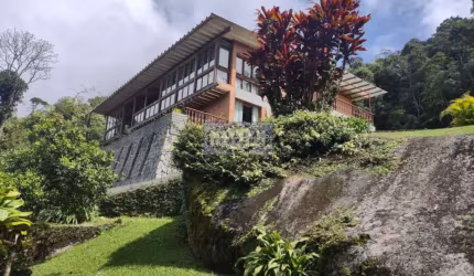 Casa com 3 quartos à venda na Alameda Poranga, Granja Guarani, Teresópolis, 400 m2 por R$ 1.700.000