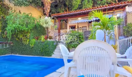 Casa em condomínio fechado com 4 quartos à venda na Rua Roberto Augusto Morgado, São Francisco, Niterói, 400 m2 por R$ 1.589.000