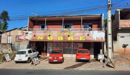 Excelente Sobrado com Ponto Comercial em Colombo