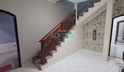 Sobrado com 3 dormitórios à venda, 100 m² por R$ 780.000 - Jardim Oriente - São José dos Campos/SP