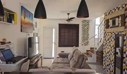 Sobrado com 2 dormitórios à venda, 70 m² por R$ 395.000,00 - Loteamento Vila Romana - Jacareí/SP