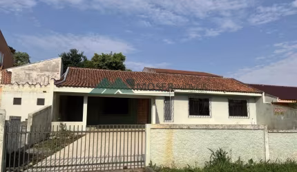 Casa Residêncial com 3 quartos para vender, 377.00 m2 por R$ 560000.00 - Tingui - Curitiba/PR