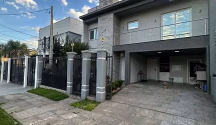 Sobrado à venda no bairro Parque da Matriz - Cachoeirinha/RS