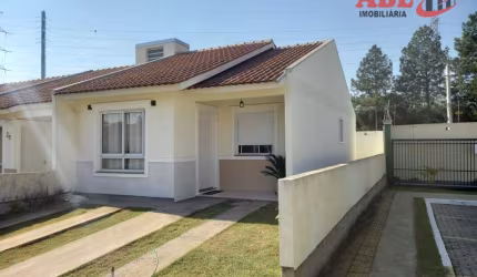 Casa 03 dormitórios  em Condomínio