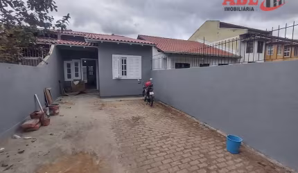 Casa à venda no bairro Jardim do Bosque - Cachoeirinha/RS