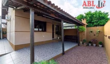 Casa à venda no bairro Jardim do Bosque - Cachoeirinha/RS