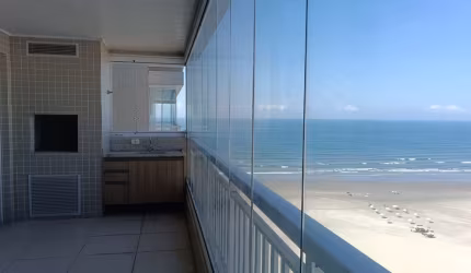 Apartamento 2 dormitórios frente mar na Aviação.
