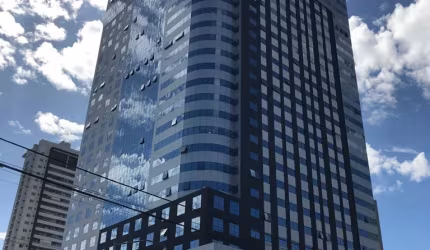Laje corporativa no melhor andar do edifício comercial Lourenço Office