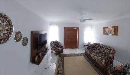 VENDA DE CASA NO BAIRRO INDAIÁ, EM CARAGUATATUBA/SP, 174m² c/ 2 suítes, varanda ampla, área gourmet c/ fogão a lenha, piscina e garagem. CONSULTE-NOS.