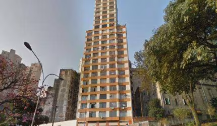 VENDA DE SALA COMERCIAL NO EDIFÍCIO OBELISCO, NO CENTRO DE SÃO PAULO/SP, 50m², próximo a 4 estações de metro com portaria 24hrs. CONSULTE-NOS.