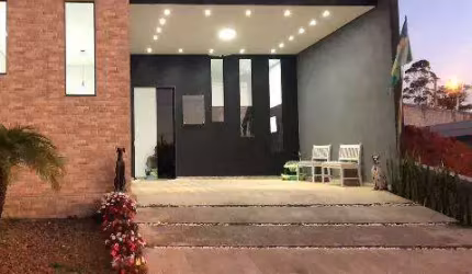 VENDA DE CASA NO RESIDENCIAL VENEZA I, EM MOGI DAS CRUZES/SP 160m², com 3 suítes, jardim de inverno, sala jantar, piscina e área gourmet. CONSULTE-NOS