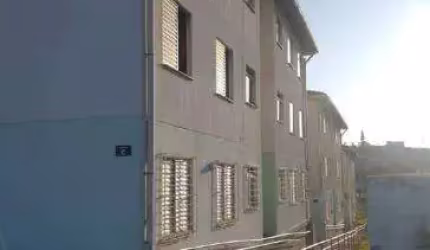 VENDA DE APARTAMENTO NO RESIDENCIAL ALTO DO PINHEIRINHO, EM ITAQUAQUECETUBA/SP, 50m² com 2 quartos, sala de estar, lavanderia e 01 vaga. CONSULTE-NOS.