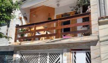 VENDA DE SOBRADO NO PARQUE CONTINENTAL II, EM GUARULHOS/SP, 300m² com 3 casas de quarto, suíte, sala com varanda e garagem para 3 autos. CONSULTE-NOS.