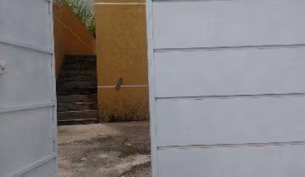 VENDA DE CASA NO MARENGO, EM ITAQUAQUECETUBA/SP, 77m² com 2 quartos, sala de estar, cozinha, quintal murado e garagem para 02 autos. CONSULTE-NOS.