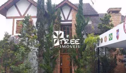 VENDA E LOCAÇÃO DE CASA NO CONDOMÍNIO NOVO HORIZONTE, EM ARUJÁ/SP, 350m² com 2 quartos, suíte, sala com lareira, piscina e churrasqueira. CONSULTE-NOS