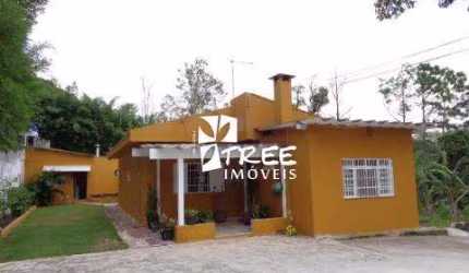 VENDA DE CHÁCARA NO COPACO, EM ARUJÁ/SP, A/T de 1.700m², A/C 150m², 3 dorm, sala com lareira, espaço c/ churrasqueira, pomar e 10 vagas. CONSULTE-NOS.