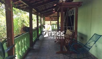 VENDA DE CHÁCARA NO PARQUE DOS JACARANDÁS, EM ARUJÁ/SP, A/T 6.800m² com 3 casas, piscina, 2 áreas de lazer com churrasqueira e campinho. CONSULTE-NOS.