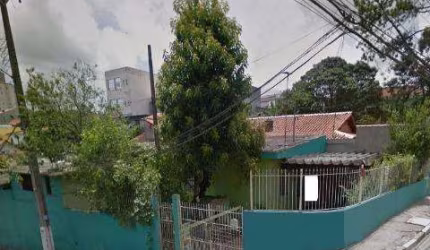 VENDA DE CASA TÉRREA NO ARUJAMÉRICA, EM ARUJÁ/SP, 187m² com 3 quartos, sala de estar, área de lazer com churrasqueira, edícula e 4 vagas. CONSULTE-NOS