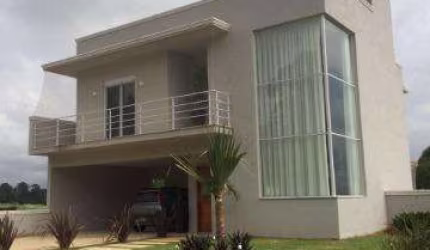 VENDA DE CASA NO CONDOMÍNIO REAL PARK, EM ARUJÁ/SP, 235m² com 3 suítes, 1 suíte master, área gourmet com churrasqueira e garagem coberta. CONSULTE-NOS