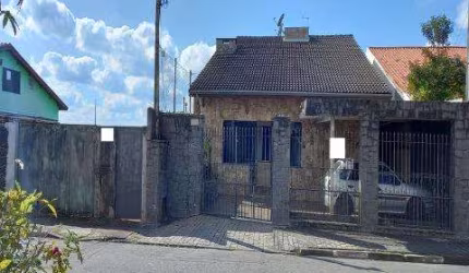 CASA E TERRENO A VENDA EM ARUJÁ/SP, JARDIM RINCÃO! Terreno A/T 430m² e casa A/C 240m² com aquecimento solar, lareira, terreno murado. CONSULTE-NOS.