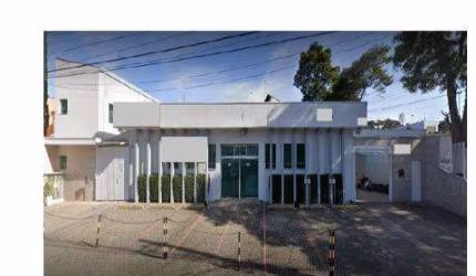 LOCAÇÃO DE SALÃO COMERCIAL NO JARDIM RINCÃO, EM ARUJÁ/SP, 250m² com 02 salões, recepção, banheiros e estacionamento de 100m². CONSULTE-NOS.