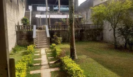VENDA DE CASA EXCELENTE IMÓVEL NO BAIRRO JORDANOPOLIS/ ARUJÁ com: A/T 400m² e A/C 300m² distribuídos 3 dormitórios sendo 2 suítes...